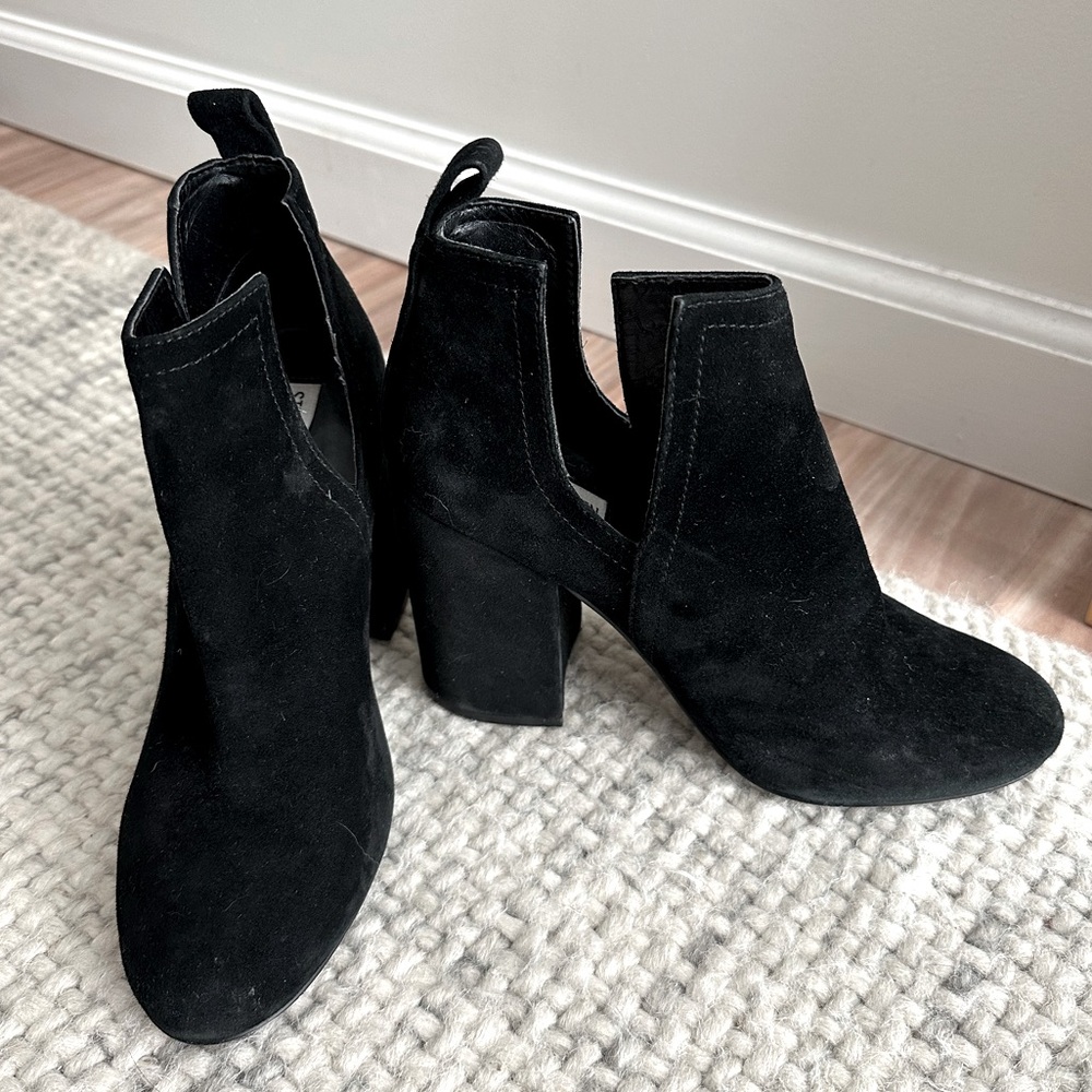 Steve Madden Norelle Black Booties - Barely worn! Size 7.5